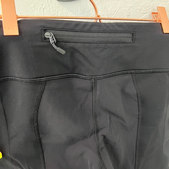 Black lululemon legging - Picture 3 of 5